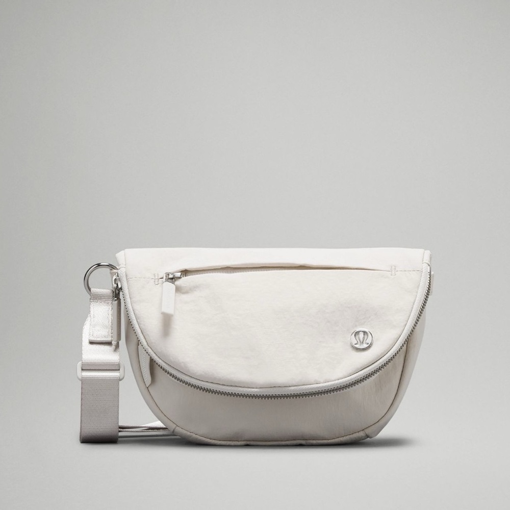 NWT Lululemon Micro 2L All Night Festival Bag